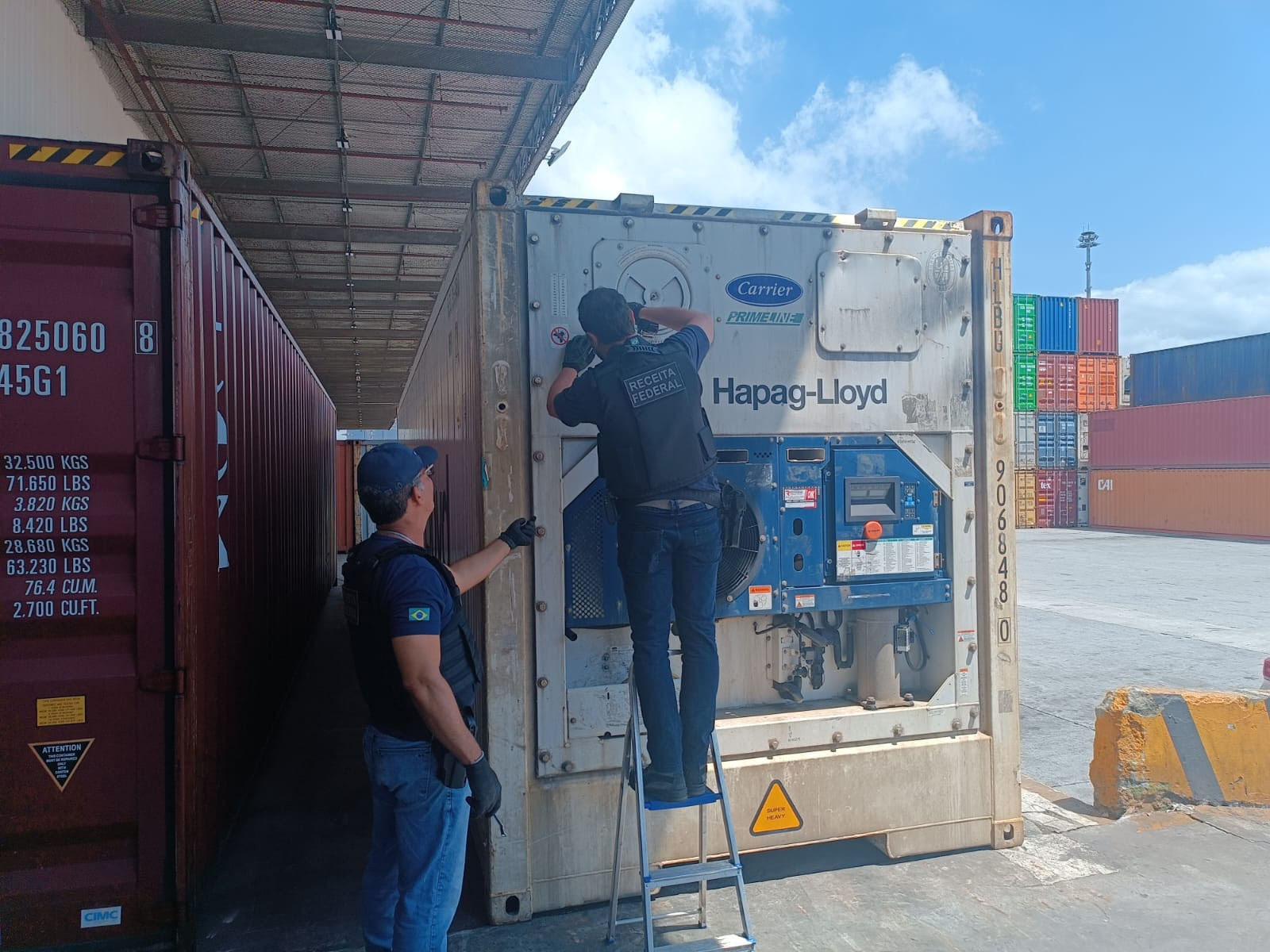 Aduana: Analistas-Tributários da RFB atuam na apreensão de 19.5kg de maconha no Porto de Paranaguá/PR