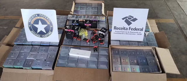 Aduana: Analistas-Tributários atuam na retenção de 10 mil cigarros eletrônicos ilegais em São Paulo