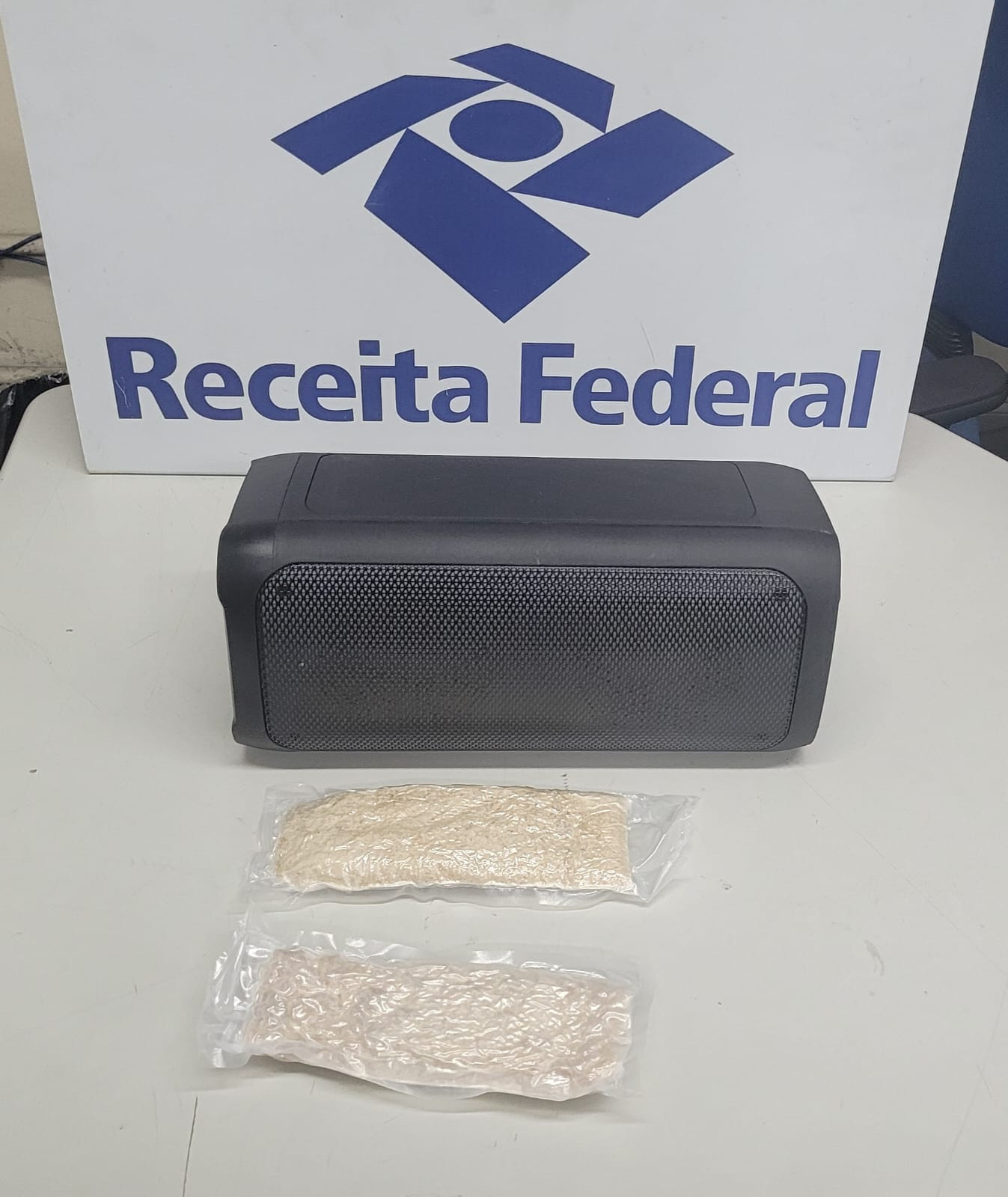 Aduana: Analistas-Tributários da Receita Federal atuam na apreensão de MDMA avaliados em R$ 61 mil no Aeroporto do Galeão/RJ